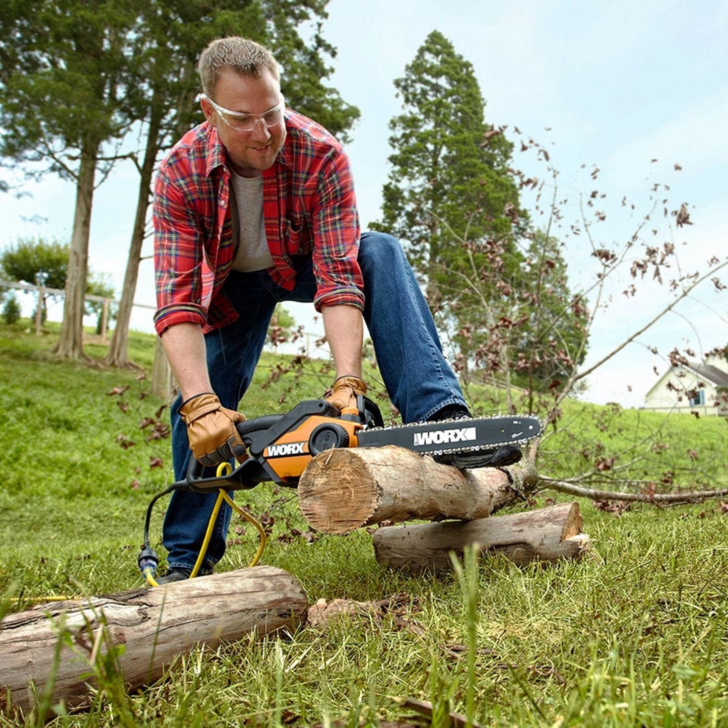 WG303E 2000W Corded Chain Saw